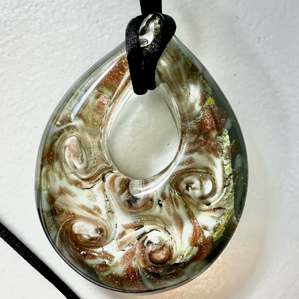 Italian Murano glass pendant Gorgeous! Necklace